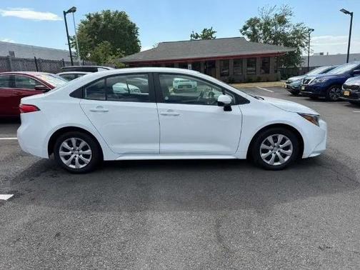 Ice Cap 2024 Toyota Corolla LE