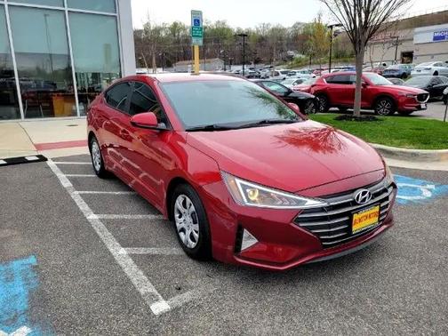 2019 Hyundai ELANTRA SE