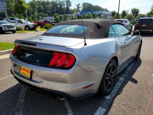 2022 Ford Mustang EcoBoost