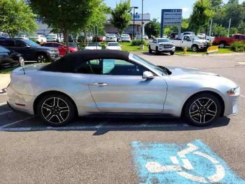 2022 Ford Mustang EcoBoost