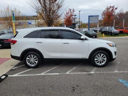 2017 Kia Sorento LX