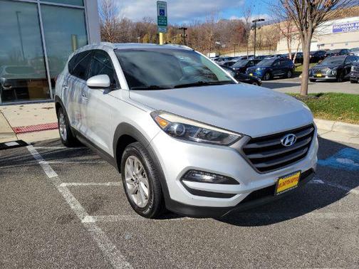 2016 Hyundai TUCSON SE