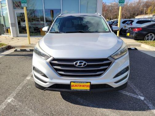 2016 Hyundai TUCSON SE