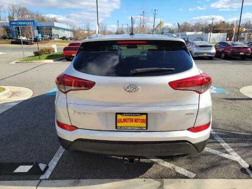 2016 Hyundai TUCSON SE