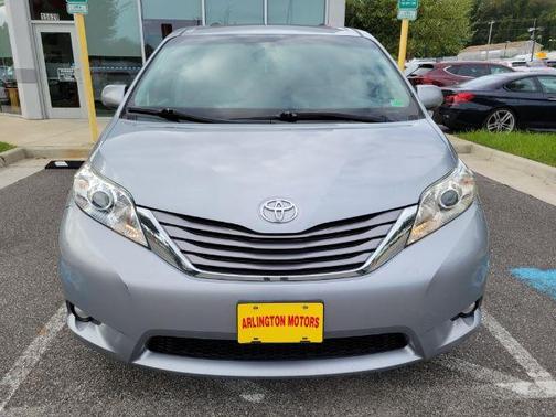 2016 Toyota Sienna XLE