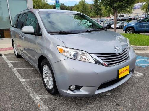 2016 Toyota Sienna XLE