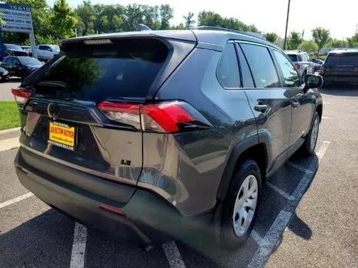 2020 Toyota RAV4 LE