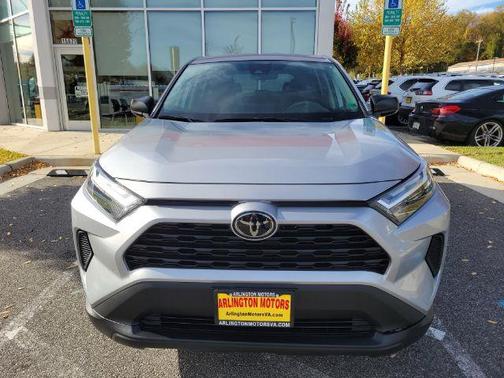 2024 Toyota RAV4 LE