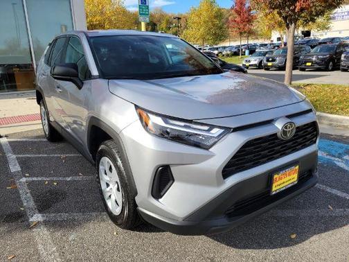 2024 Toyota RAV4 LE