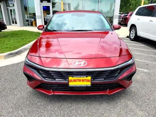2024 Hyundai ELANTRA SE