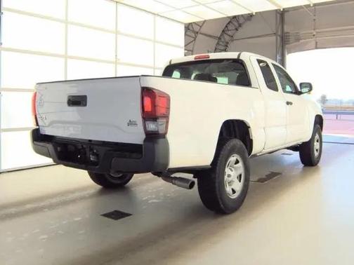 Super White 2018 Toyota Tacoma SR