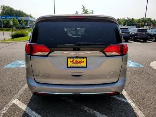 2019 Chrysler Pacifica Touring L