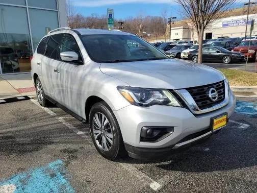 2019 Nissan Pathfinder SV