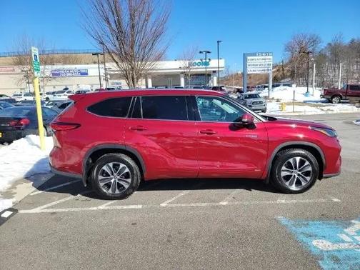 2021 Toyota Highlander Hybrid XLE