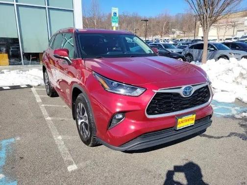 2021 Toyota Highlander Hybrid XLE