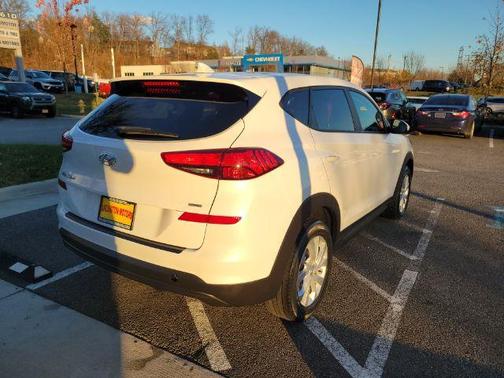 2021 Hyundai TUCSON SE