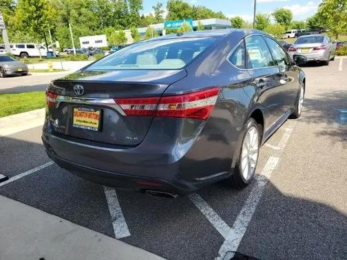Magnetic Gray Metallic 2013 Toyota Avalon XLE