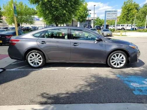 Magnetic Gray Metallic 2013 Toyota Avalon XLE