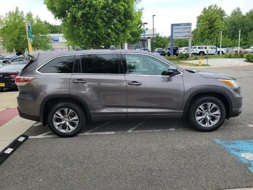 Predawn Gray Mica 2014 Toyota Highlander LE