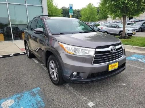 Predawn Gray Mica 2014 Toyota Highlander LE