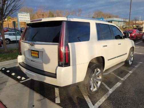 2018 Cadillac Escalade Luxury