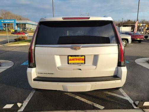 2018 Cadillac Escalade Luxury