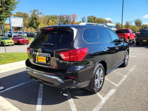 2019 Nissan Pathfinder S