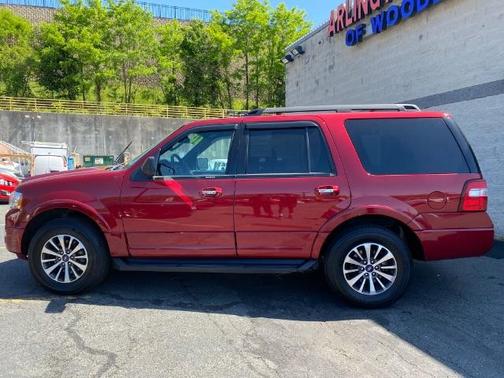 Photo 3 of 27 of 2016 Ford Expedition XLT