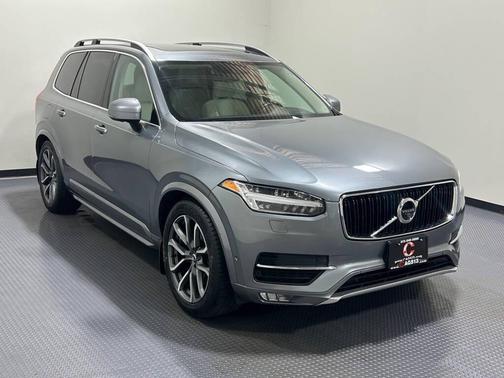 2017 Volvo XC90 T6 Momentum