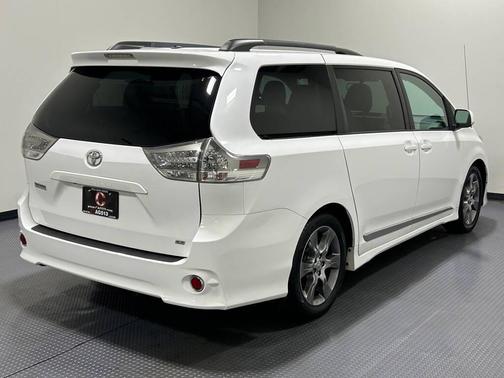 2012 Toyota Sienna SE
