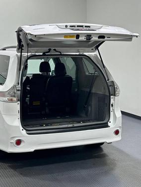 2012 Toyota Sienna SE