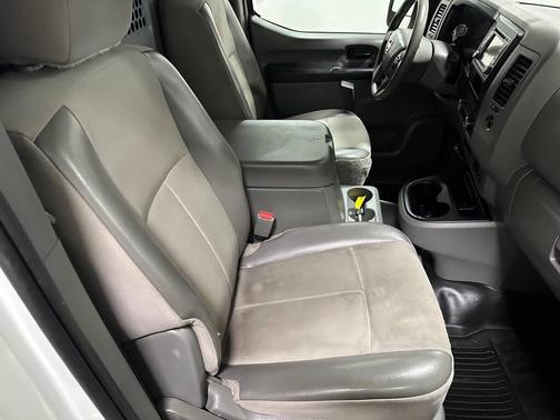 2016 Nissan NV Cargo NV2500 HD SL V6/SL V8