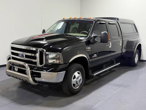 Black 2004 Ford F-350 Super Duty