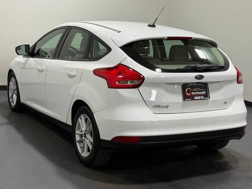 Oxford White 2017 Ford Focus SE
