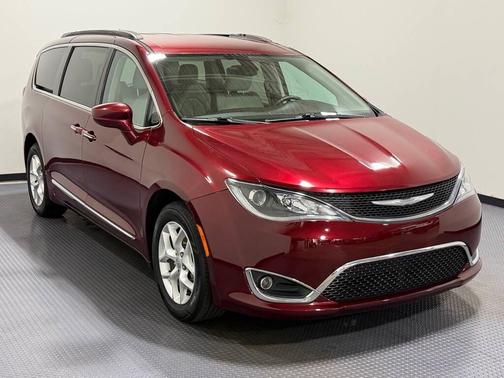 Maroon 2017 Chrysler Pacifica Touring-L