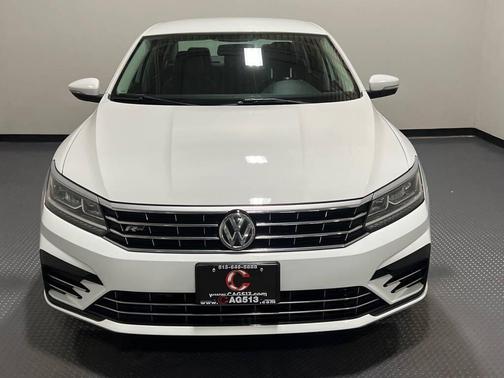 2016 Volkswagen Passat 1.8T R-Line w/ Comfort