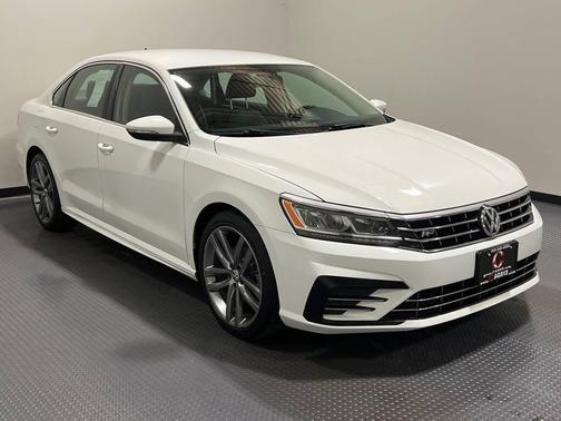 2016 Volkswagen Passat 1.8T R-Line w/ Comfort