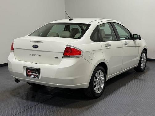 White 2010 Ford Focus SEL