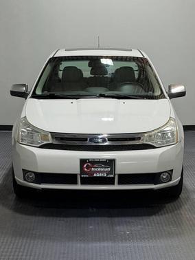 White 2010 Ford Focus SEL