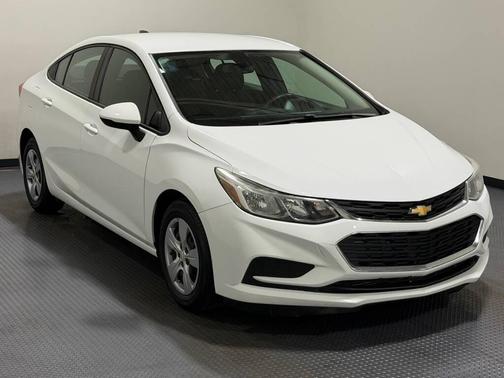 White 2018 Chevrolet Cruze LS