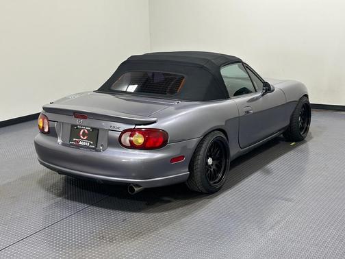 2004 Mazda MX-5 Miata Cloth