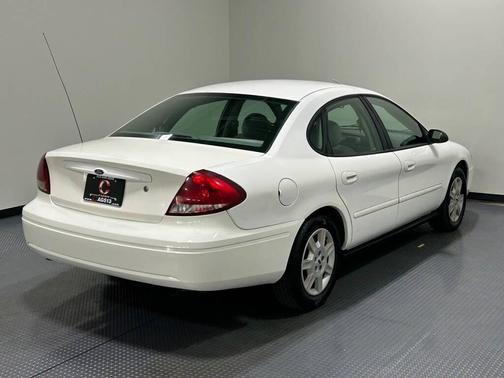 2007 Ford Taurus SE