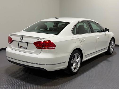 2015 Volkswagen Passat 1.8T Auto SEL Premium