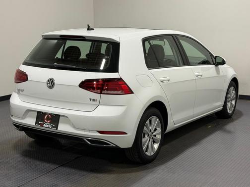 2018 Volkswagen Golf TSI SE