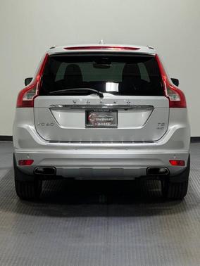 Bright Silver Metallic 2016 Volvo XC60 T5 Premier