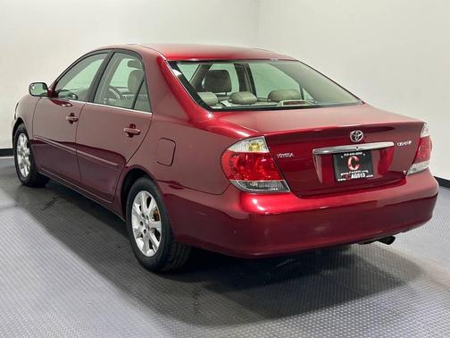 2005 Toyota Camry LE V6