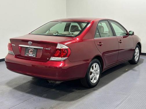 2005 Toyota Camry LE V6