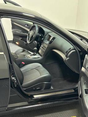 2011 INFINITI G25x Base