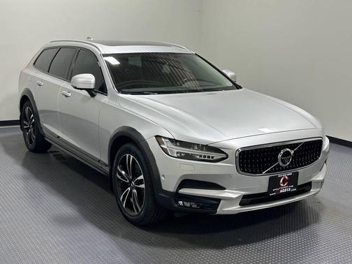 2018 Volvo V90 Cross Country T5