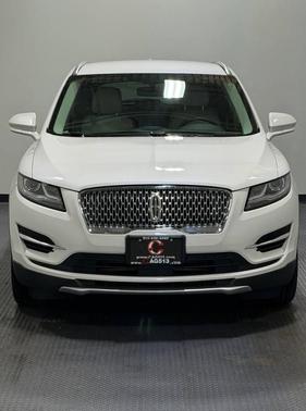 White 2019 Lincoln MKC Standard